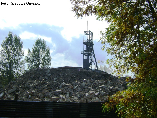 Sosnowiec-Sielec. Wyburzanie budynków pokopalnianych.02.JPG