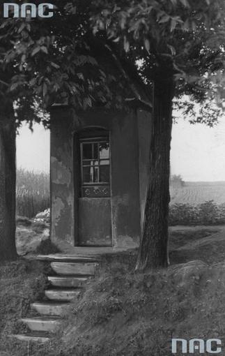 06 Sosnowiec kapliczka przy ulicy Czeladzkiej.JPG