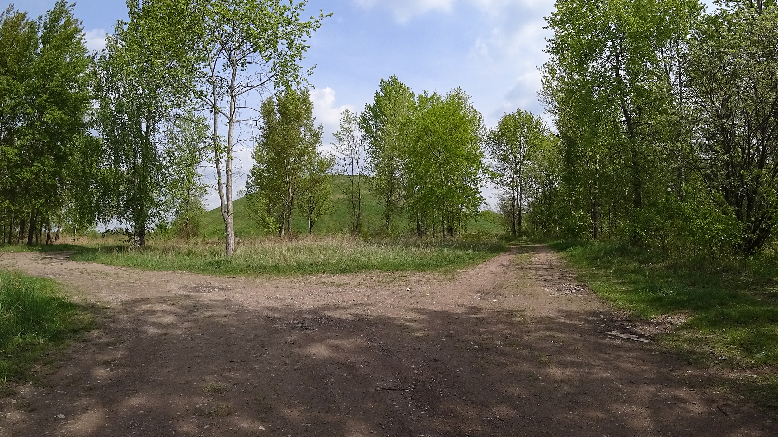 Park Środula - miejsce, w którym w 2022 powstał Zagłębiowski Park Sportowy; Widok na Górkę Środulską.jpg