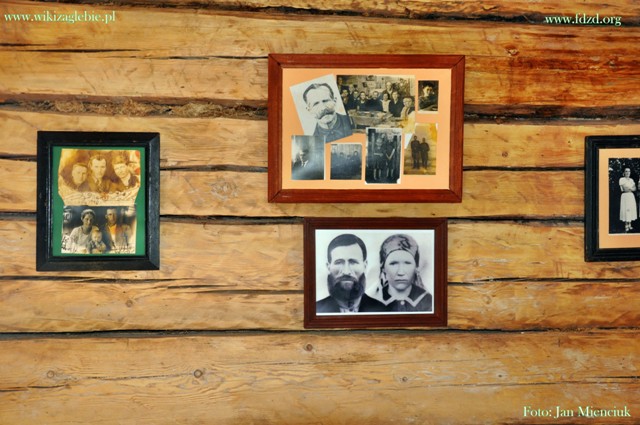 Wierszyna 023 Dom Polski i muzeum.JPG