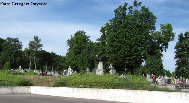 Pilica. Cmentarz katolicki.02.JPG