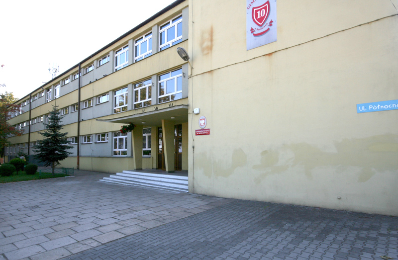 Gimnazjum-nr-10---im.-Polskich-Noblistów-w-Sosnowcu-2.jpg