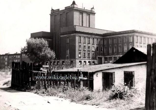 Dąbrowa Górnicza, Pałac Kultury Zagłębia 02.JPG