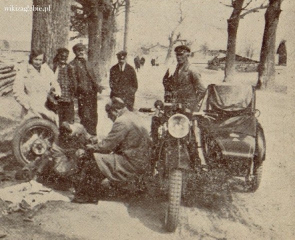 Klub Motorowy Zagłębia Dąbrowskiego 005 W drodze do Warszawy.jpg