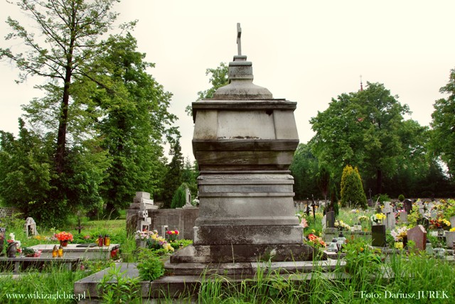 Sączów cmentarz katolicki 012.JPG