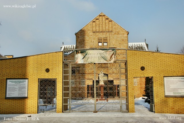 Sosnowiec Kościół p.w. Miłosierdzia Bożego 03.JPG