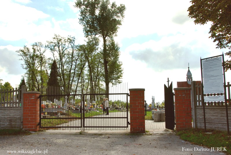 Siemonia cmentarz katolicki 001.JPG