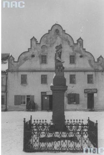 47 Siewierz. Rynek.JPG