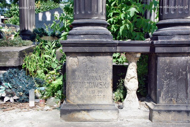 Czeladź Cmentarz katolicki ul. Nowpogońska 025.JPG
