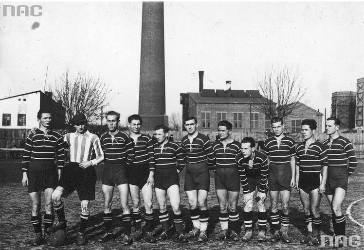 31 Drużyna piłkarska klubu sportowego Warta Zawiercie.JPG