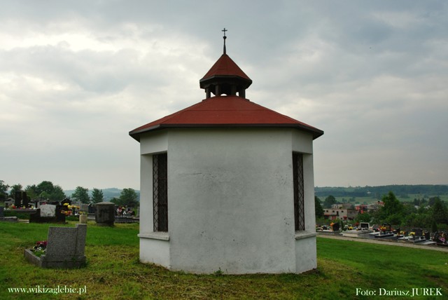 Sączów cmentarz katolicki 014.JPG