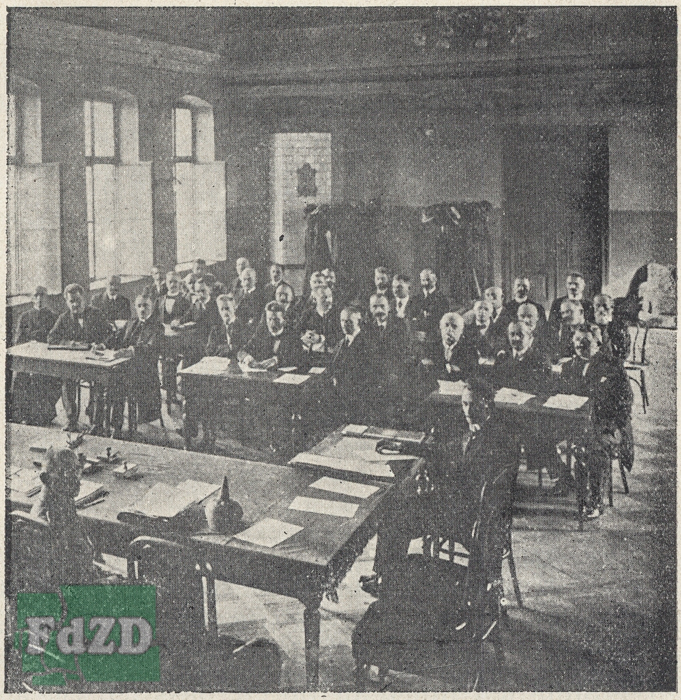 Plik:Rada Miejska w Sosnowcu 1917r.jpg