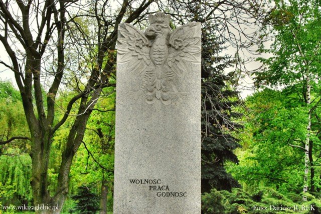 Sosnowiec Miejsce Pamięci 043 Pomnik Wolność, Praca, Godność 04.JPG
