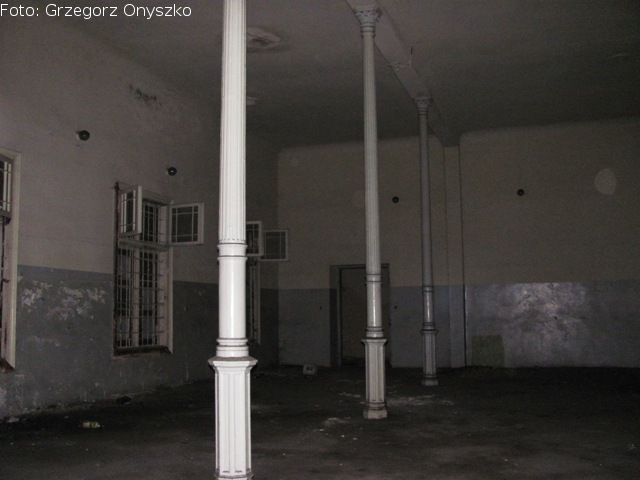 Sosnowiec-Maczki. Wnętrze dworca kolejowego. 15.05.2012. 03.JPG