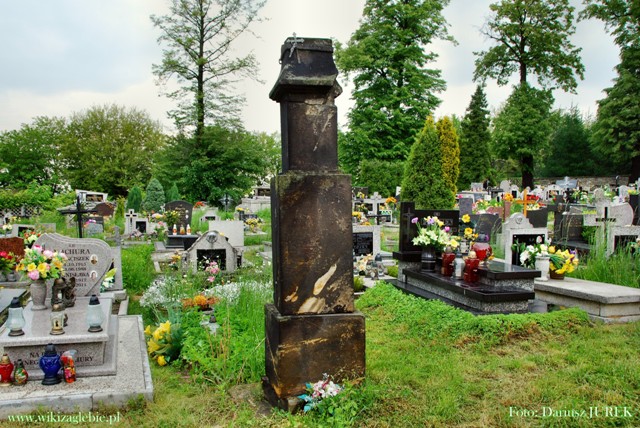 Sączów cmentarz katolicki 005.JPG