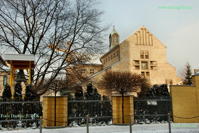Sosnowiec Kościół p.w. Miłosierdzia Bożego 04.JPG